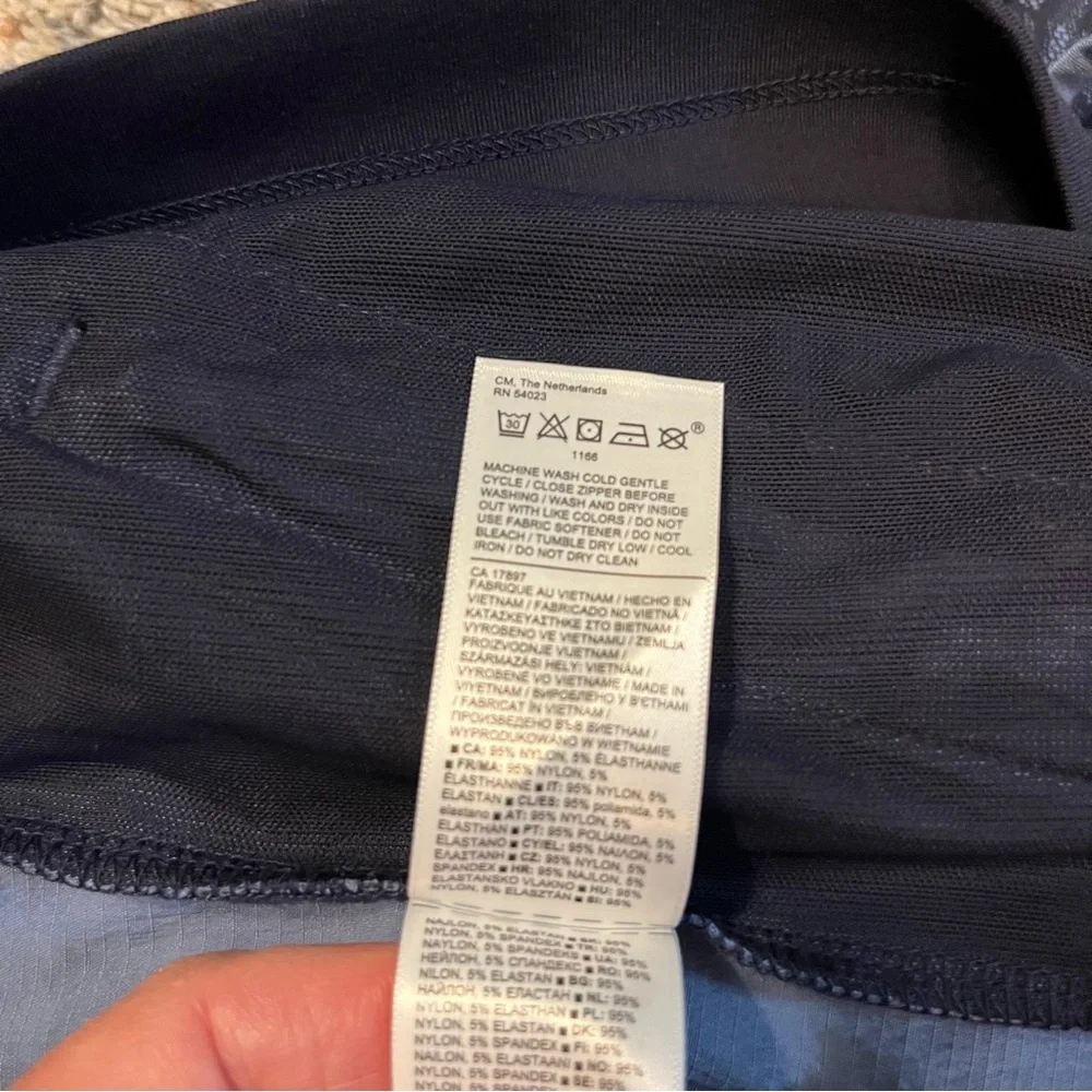 Athleta Blue Floral Trekkie North Jogger Size 20 NWT - Picture 10 of 12